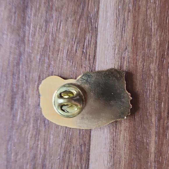 Enamel Penguin Brooch - Picture 2 of 3